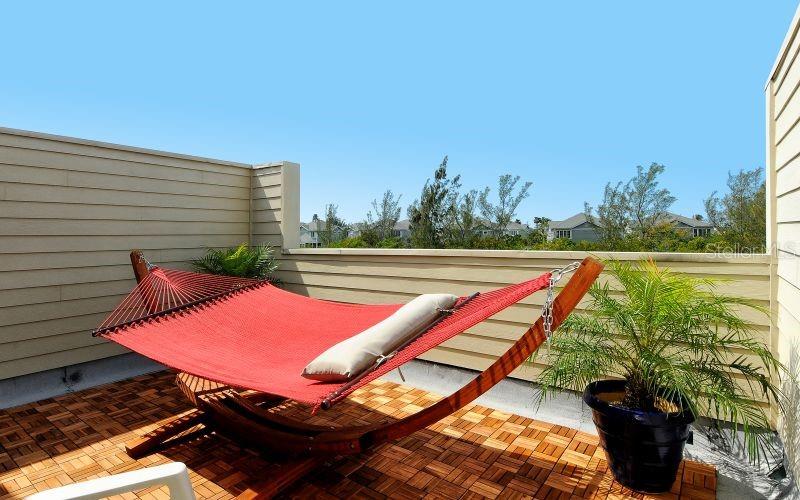 619 Cedars Court Longboat Key, FL 34228 - Photo 23 of 95