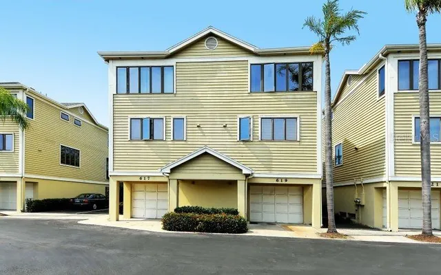 $450,000 | 619 Cedars Court, Longboat Key, FL 34228