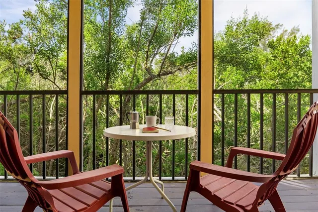 $450,000 | 619 Cedars Court, Longboat Key, FL 34228