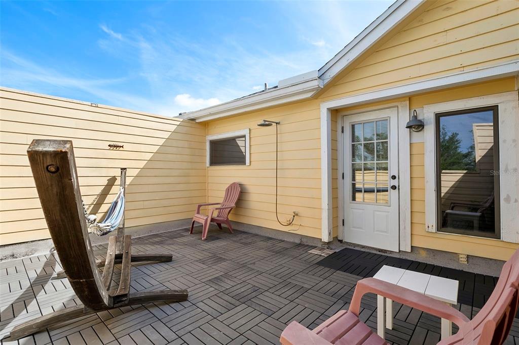 619 Cedars Court Longboat Key, FL 34228 - Photo 70 of 95 a view of a two chairs in the balcony