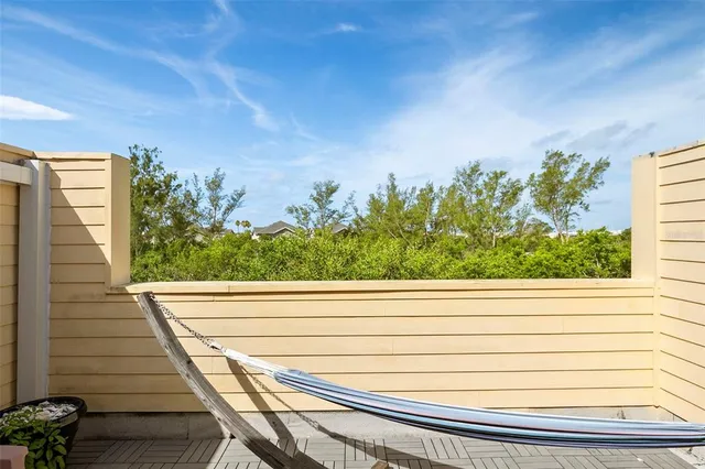 $450,000 | 619 Cedars Court, Longboat Key, FL 34228