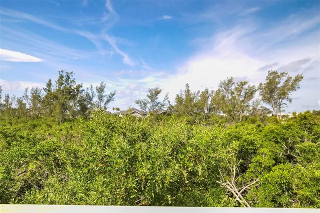 $450,000 | 619 Cedars Court, Longboat Key, FL 34228