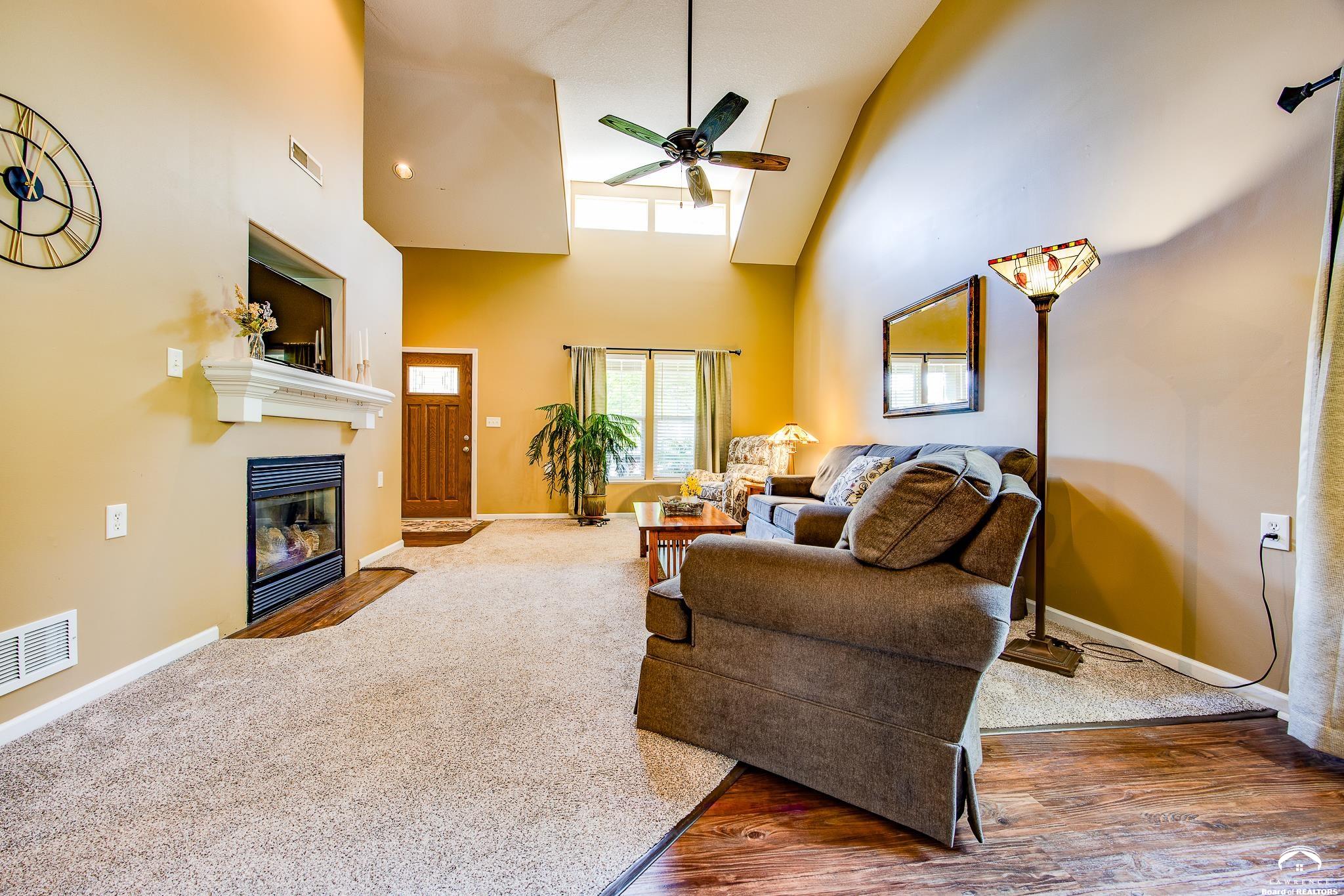 1837 Delaware Street Lawrence, KS 66044 - Photo 5 of 28