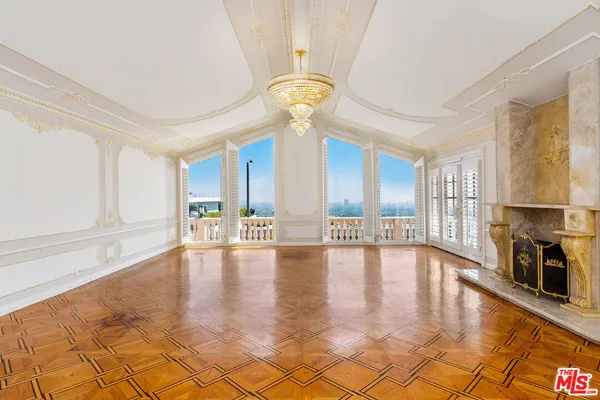 $4,499,800 | 2315 North Hobart Boulevard, Los Angeles, CA 90027