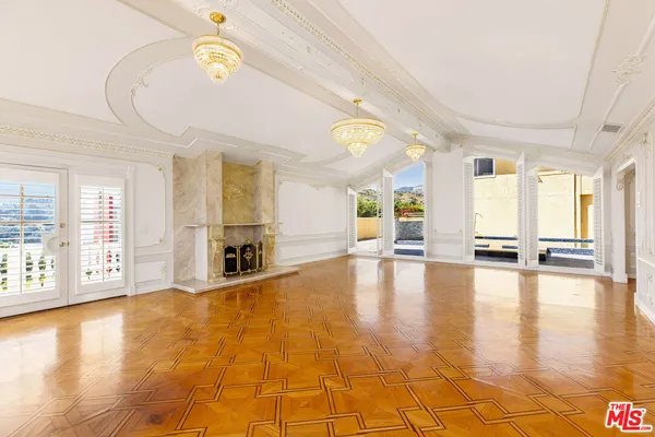 $4,499,800 | 2315 North Hobart Boulevard, Los Angeles, CA 90027