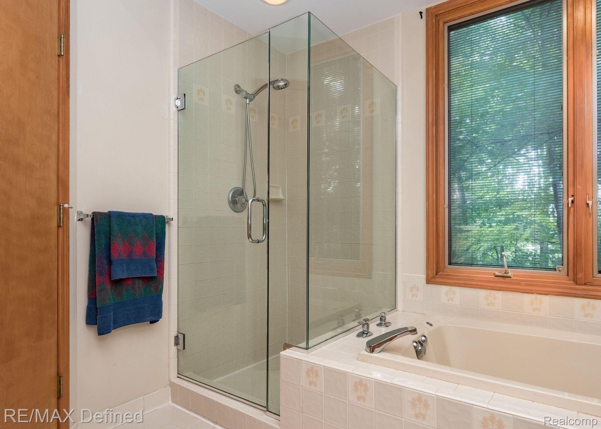 1927 Brookfield Road Rochester, MI 48306 - Photo 33 of 62 33-web-or-mls-1927-Brookfield-Ct-33.jpg