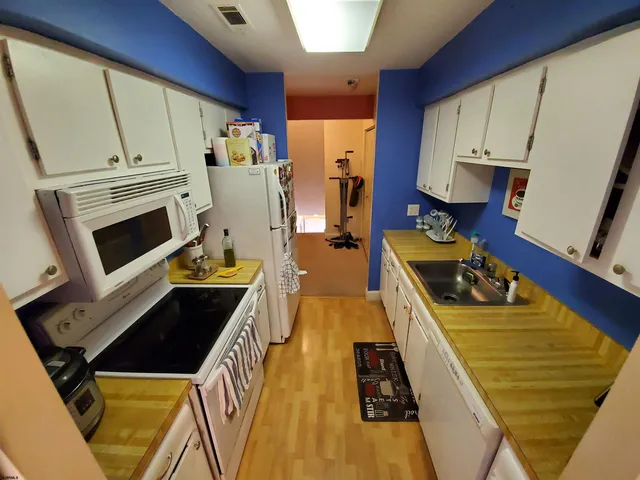 $1,675 | 12 Country Juniper Lane, Unit 12, Egg Harbor Township, NJ 08234