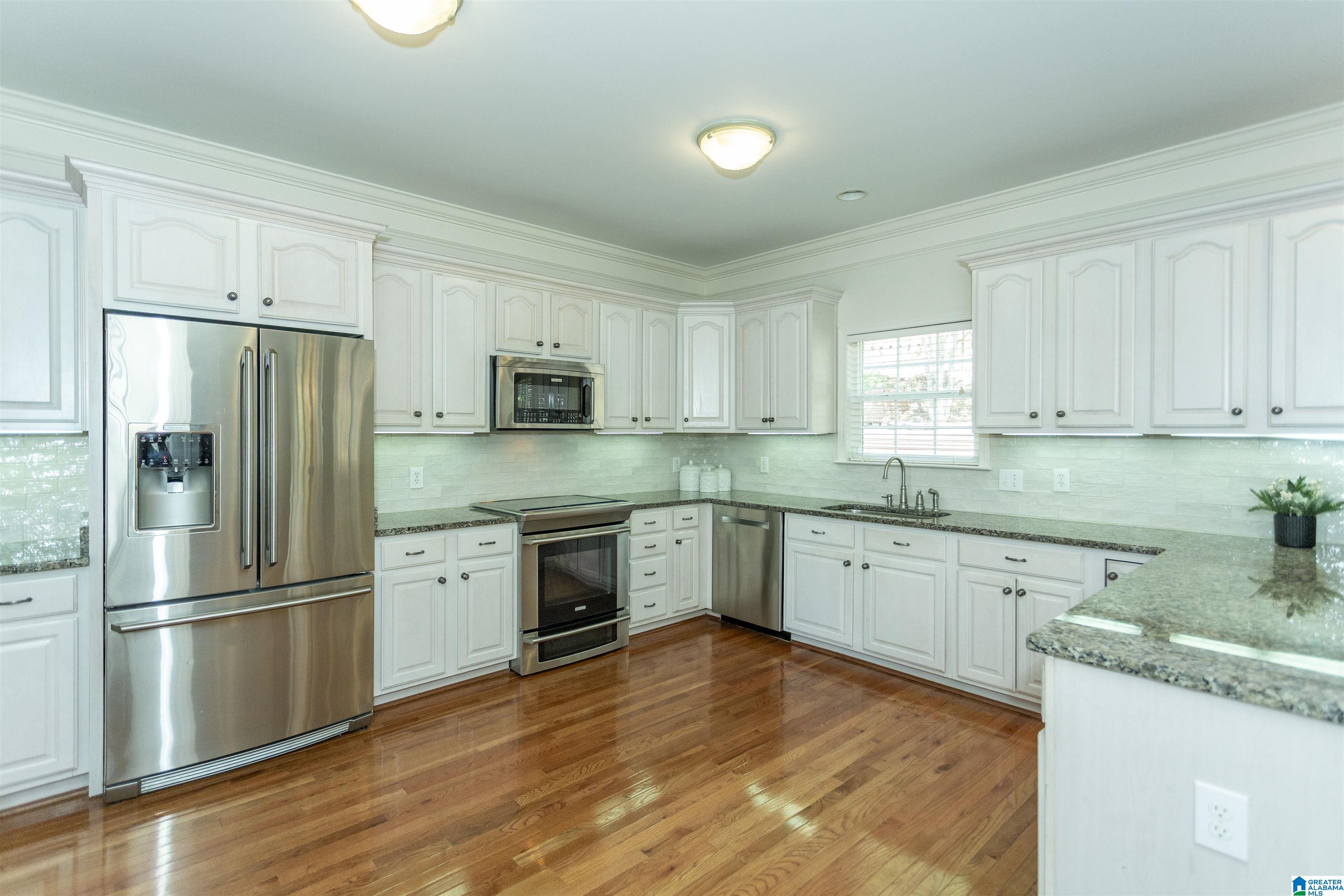 841 Meadow Ridge Lane Birmingham, AL 35242 - Photo 5 of 32