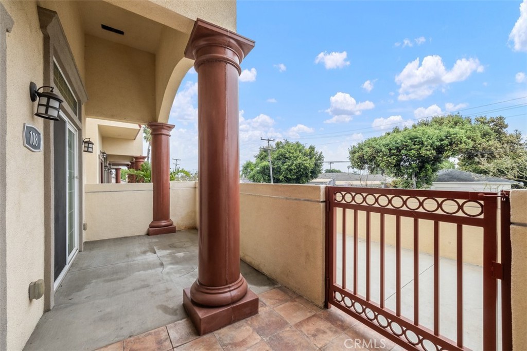 900 Dwight Avenue, Unit 108 Compton, CA 90220 - Photo 4 of 49 a view of a porch