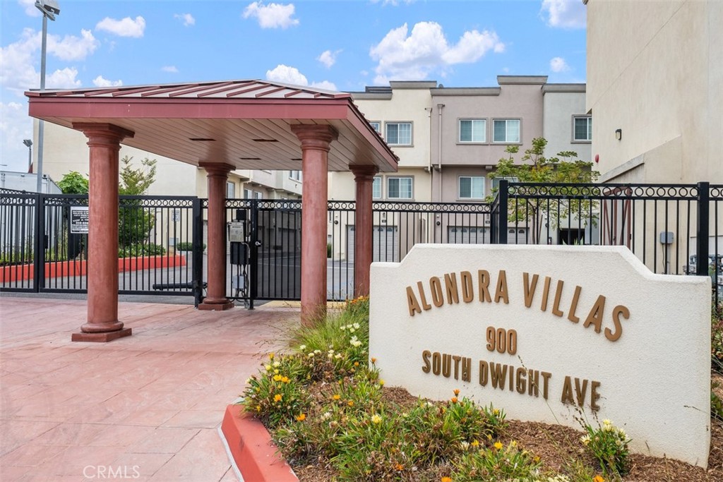 900 Dwight Avenue, Unit 108 Compton, CA 90220 - Photo 48 of 49 a view of outdoor space deck and yard