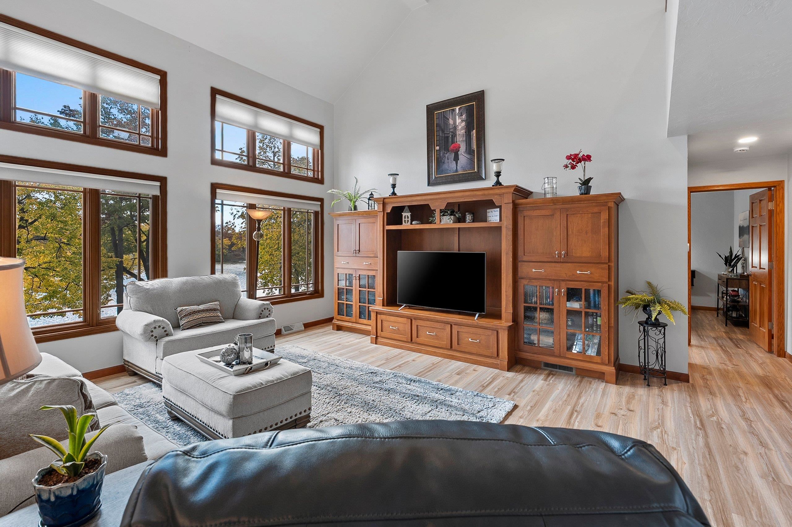 63 East Fox Point Drive Appleton, WI 54911 - Photo 12 of 89