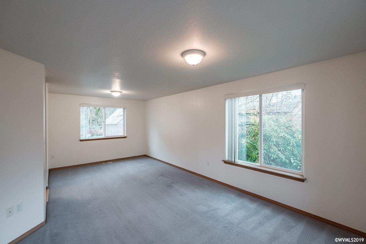 6542 Looney Lane Southwest Albany, OR 97321 - Photo 13 of 41