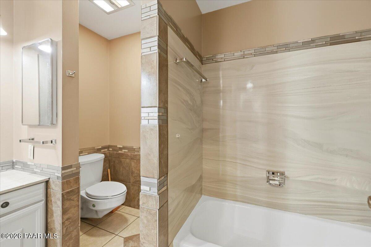 1133 Copper Basin Road Prescott, AZ 86303 - Photo 17 of 32 17-Primary Bathroom