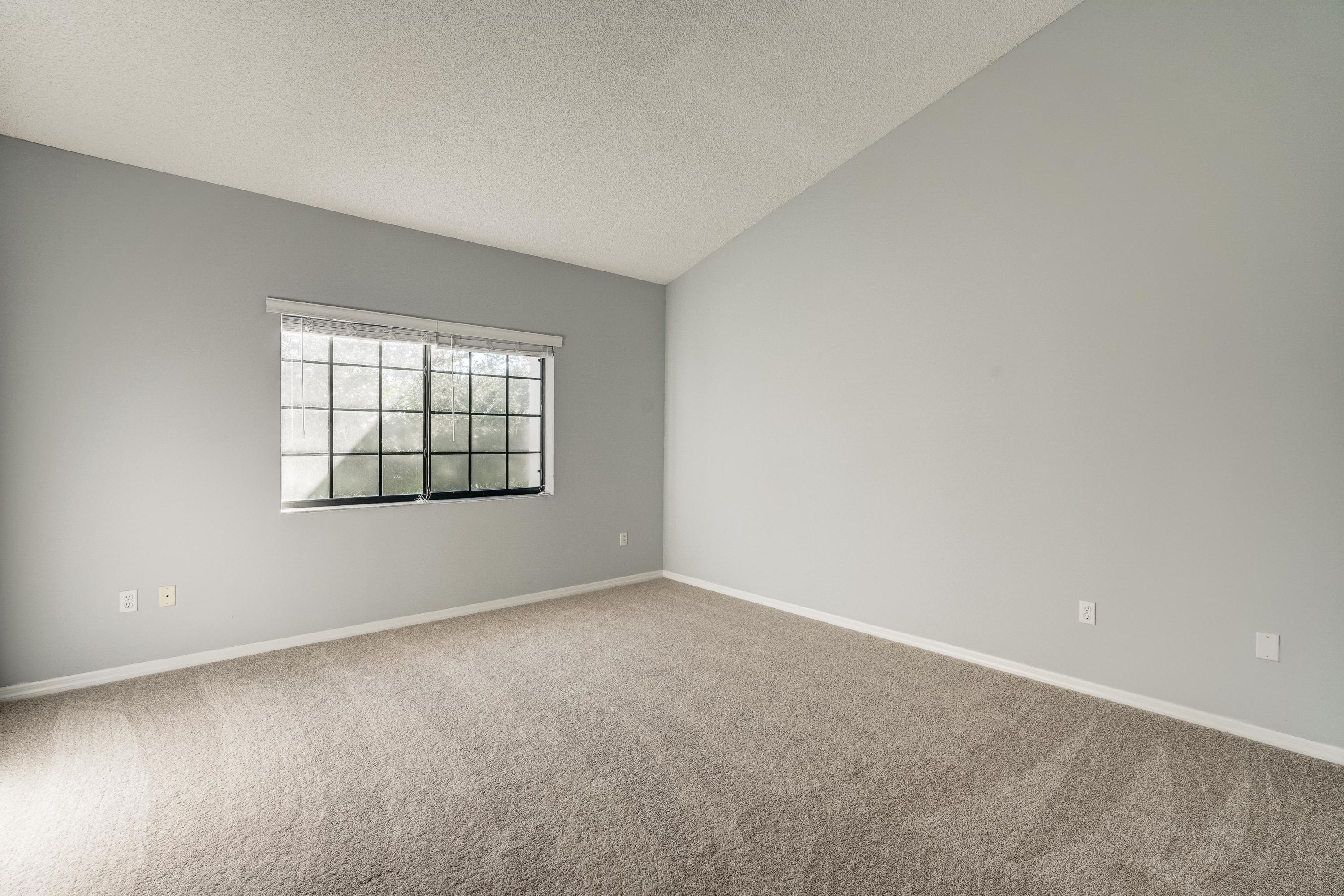 4685 Haverhill Road, Unit D2 West Palm Beach, FL 33417 - Photo 17 of 37 Bedroom