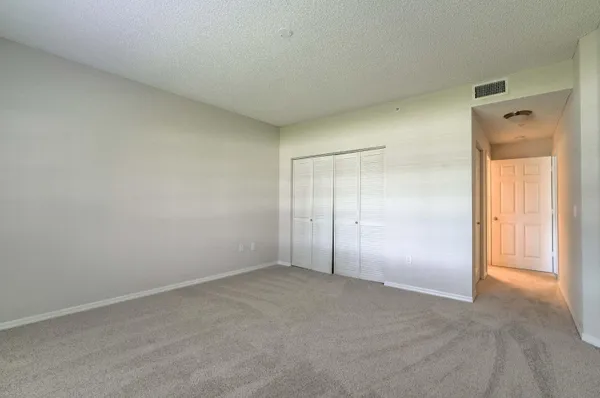 $2,200 | 4685 Haverhill Road, Unit D2, West Palm Beach, FL 33417