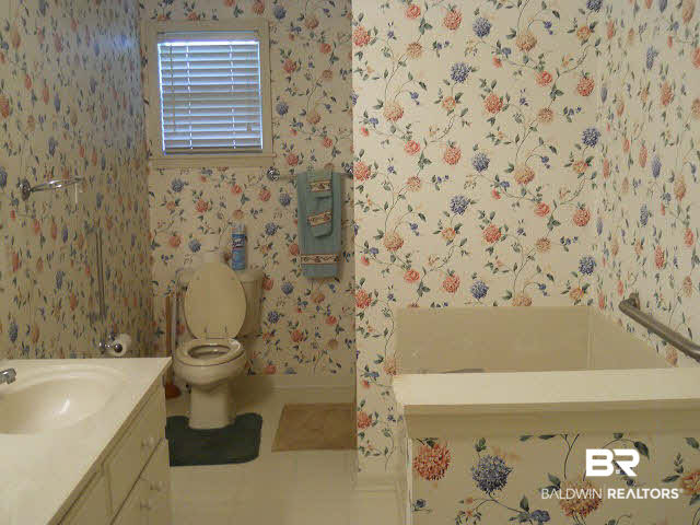 200 Earl Street Brewton, AL 36426 - Photo 10 of 15 Bath