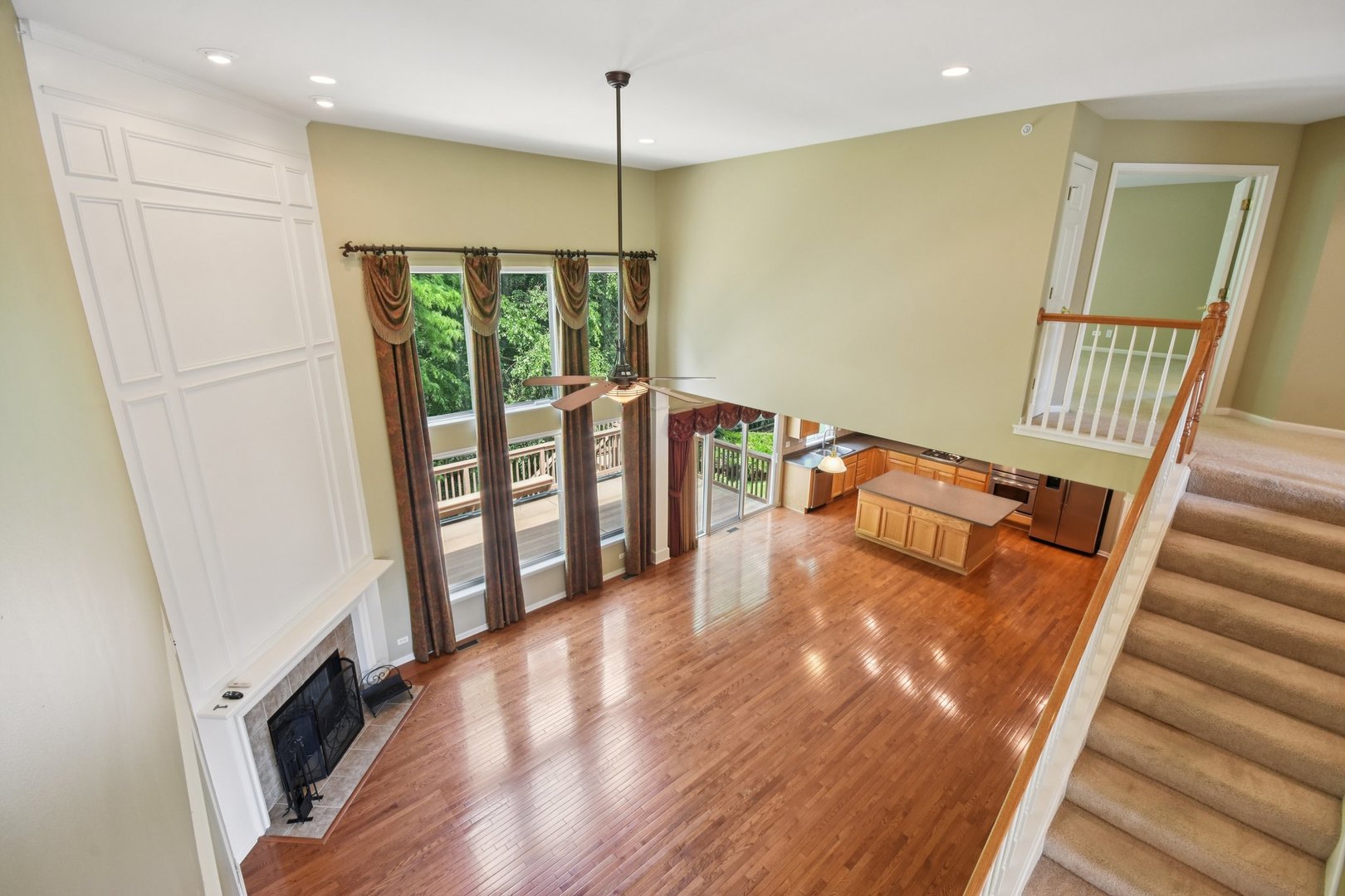 816 Blue Ridge Drive Streamwood, IL 60107 - Photo 8 of 46 a view of an entryway with wooden floor