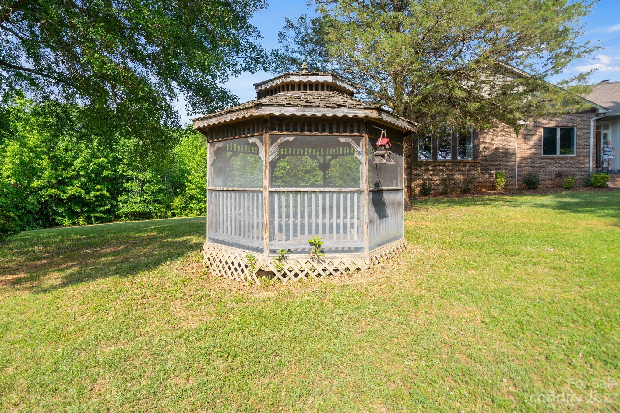 1807 David Drive Shelby, NC 28150 - Photo 31 of 37 a front view of a house with a garden