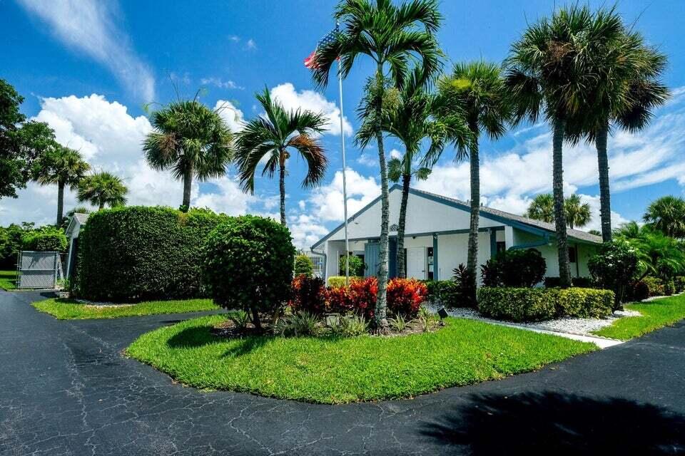 1012 Green Pine Boulevard, Unit E2 West Palm Beach, FL 33409 - Photo 47 of 53 20231118161857317584000000-o