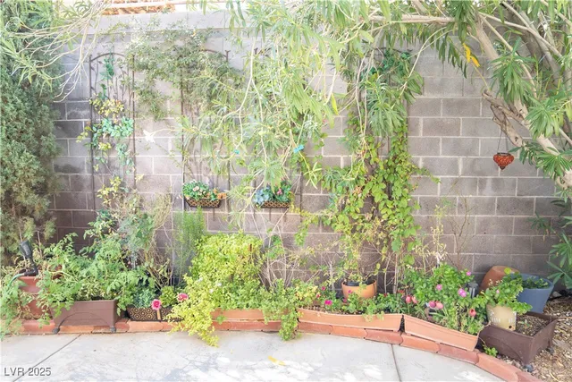 $2,345 | 1417 Country Hollow Drive, Las Vegas, NV 89117