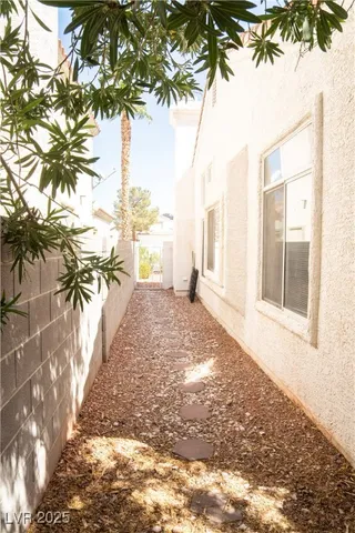 $2,345 | 1417 Country Hollow Drive, Las Vegas, NV 89117