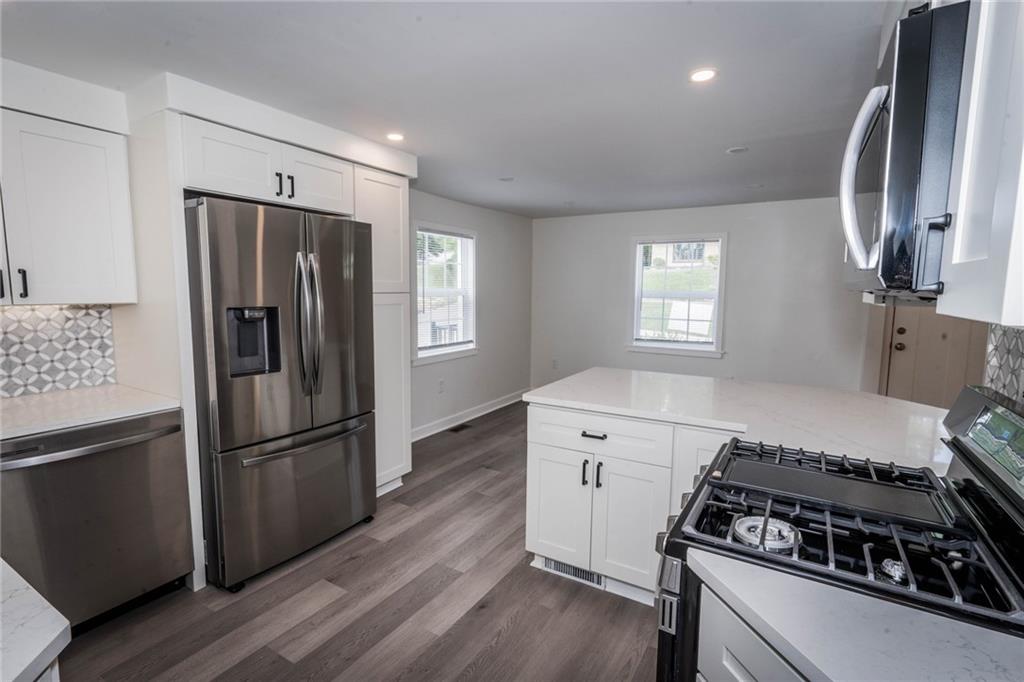 2395 Rose Garden Road Pittsburgh, PA 15220 - Photo 11 of 34 Gallery Image 11
