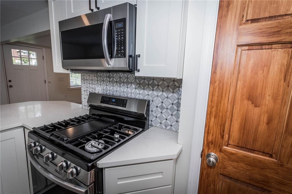 2395 Rose Garden Road Pittsburgh, PA 15220 - Photo 13 of 34 Gallery Image 13