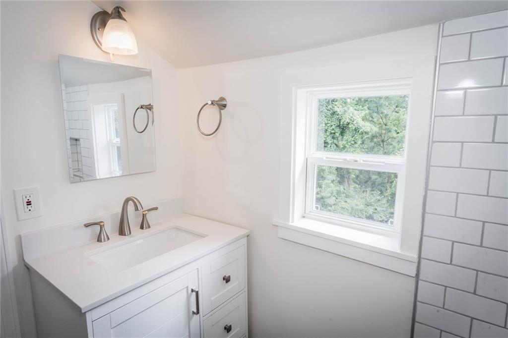 2395 Rose Garden Road Pittsburgh, PA 15220 - Photo 17 of 34 Gallery Image 17