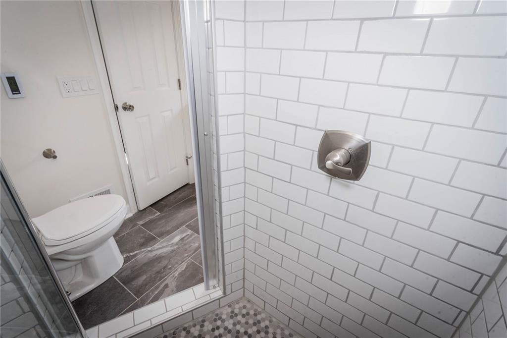 2395 Rose Garden Road Pittsburgh, PA 15220 - Photo 27 of 34 Gallery Image 27