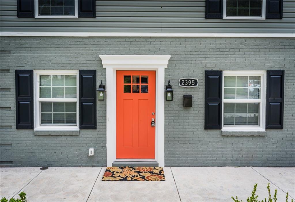 2395 Rose Garden Road Pittsburgh, PA 15220 - Photo 3 of 34 Gallery Image 3