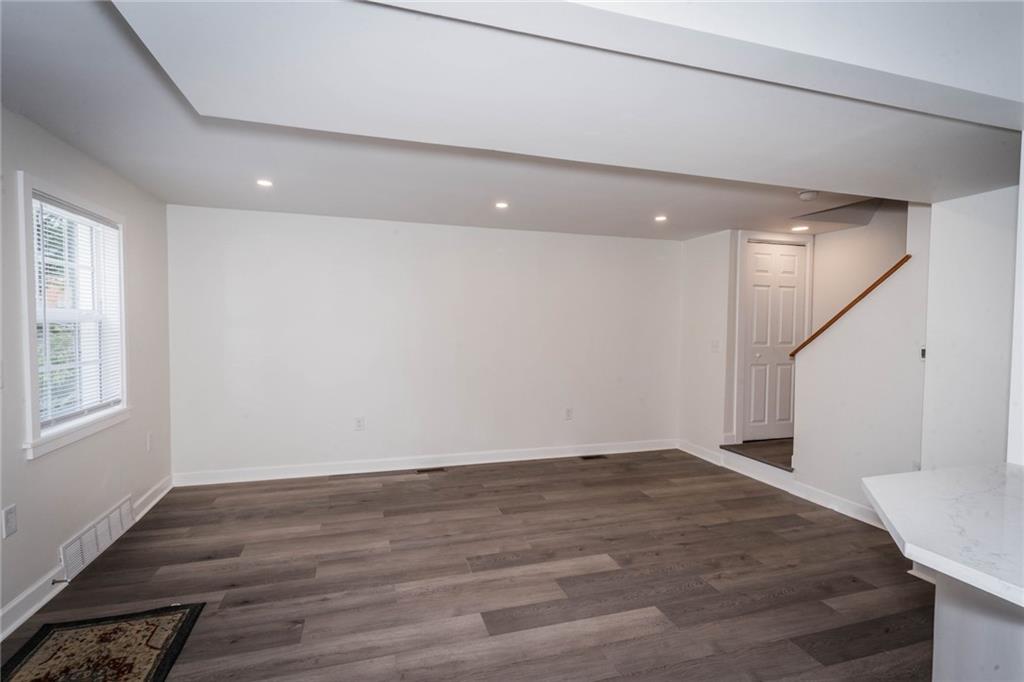2395 Rose Garden Road Pittsburgh, PA 15220 - Photo 6 of 34 Gallery Image 6