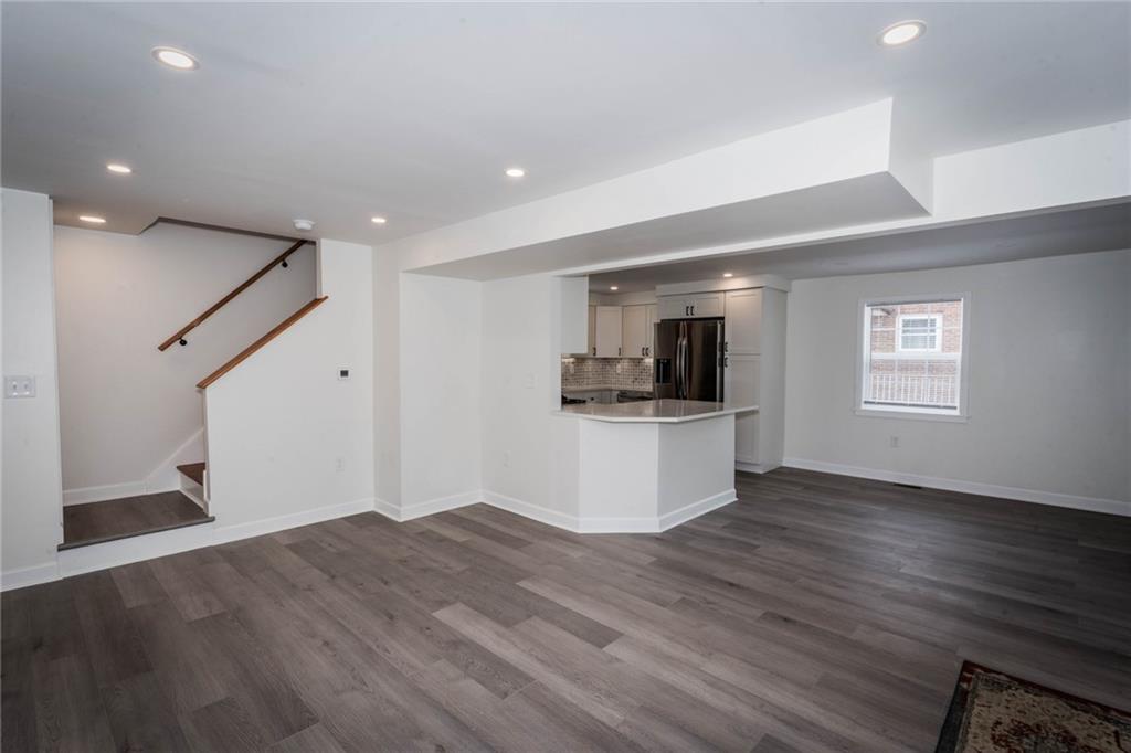 2395 Rose Garden Road Pittsburgh, PA 15220 - Photo 7 of 34 Gallery Image 7