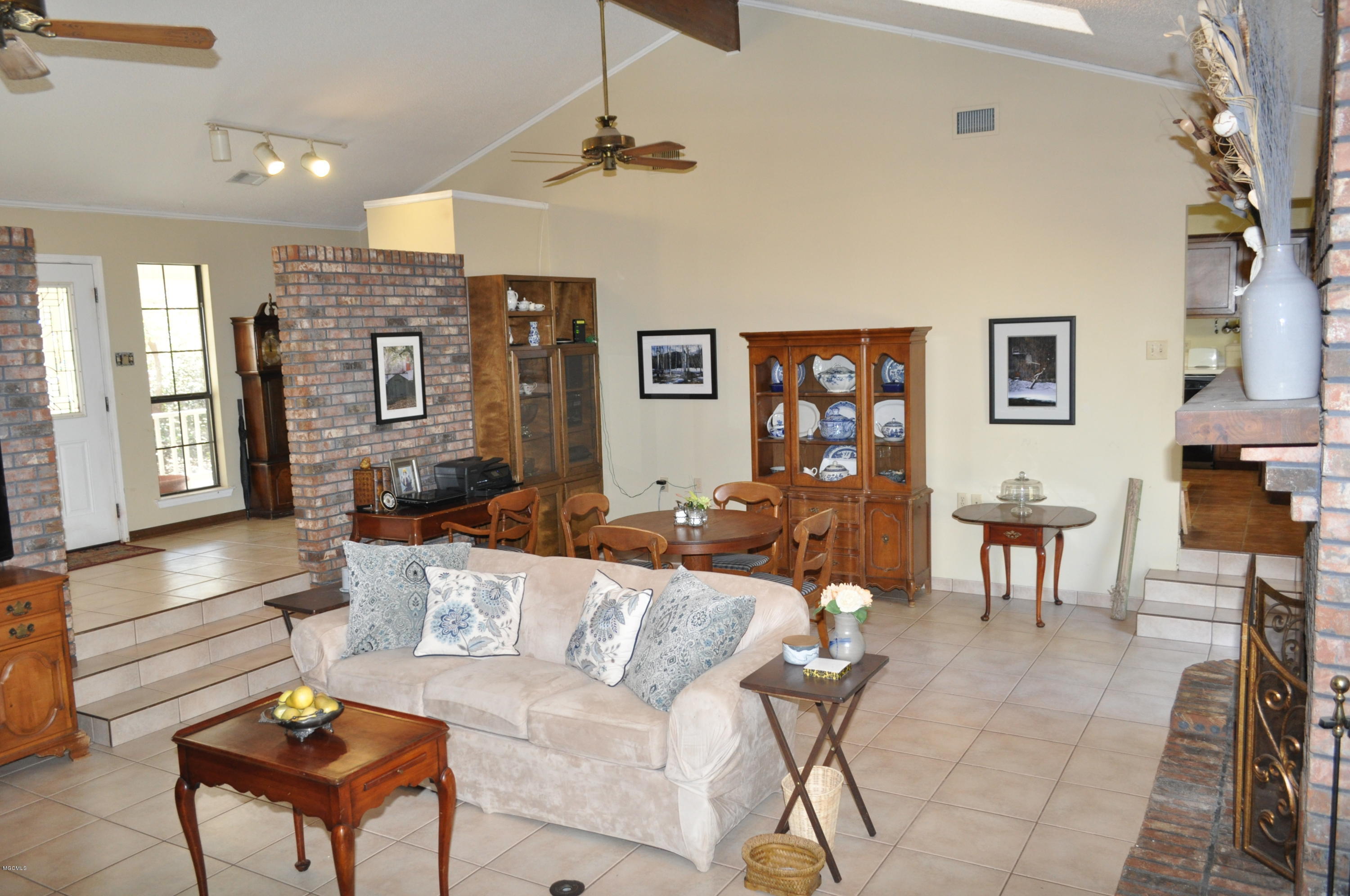 26264 Walnut Road Pass Christian, MS 39571 - Photo 4 of 26 living dining