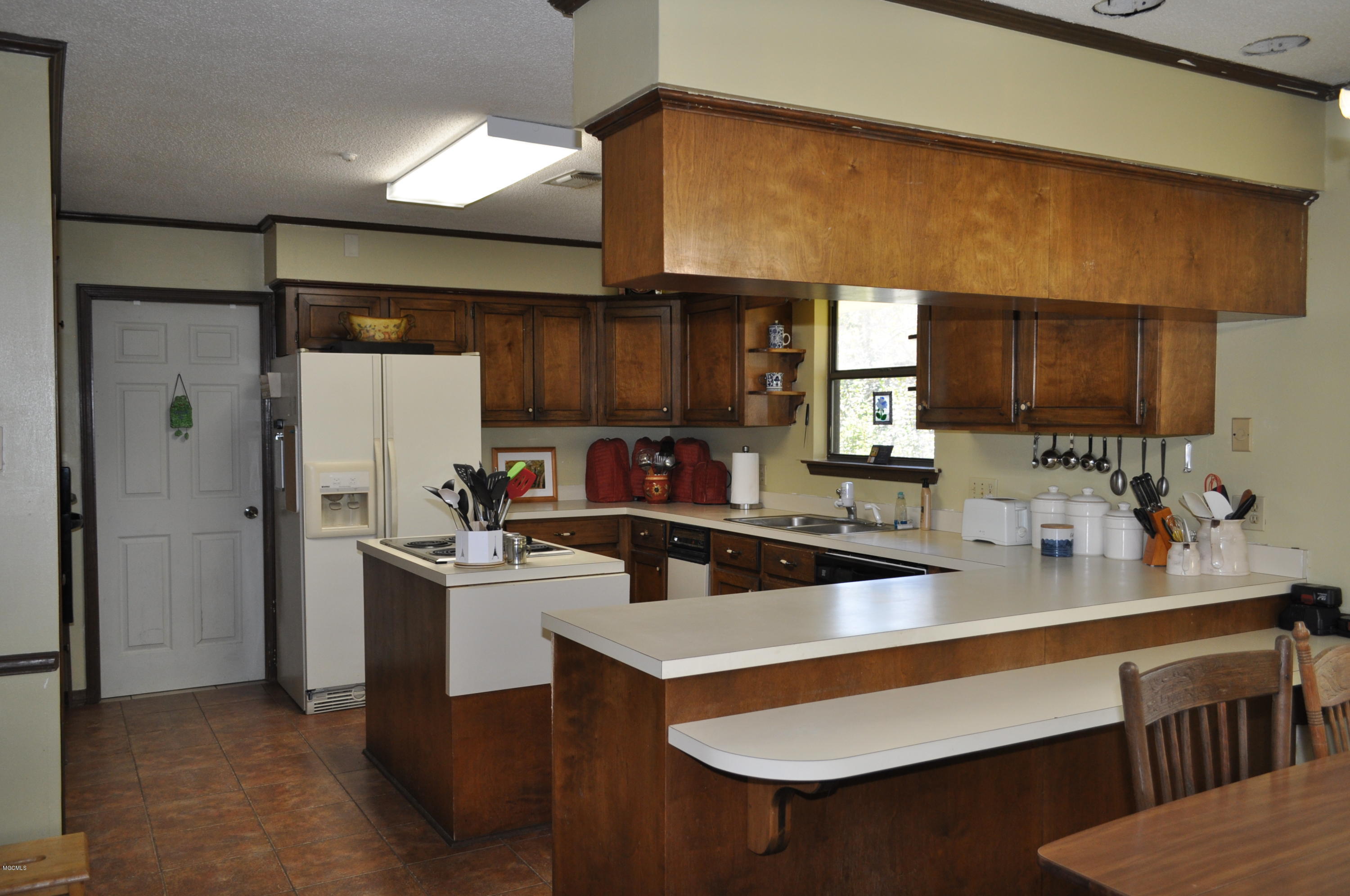 26264 Walnut Road Pass Christian, MS 39571 - Photo 9 of 26 Kitchen