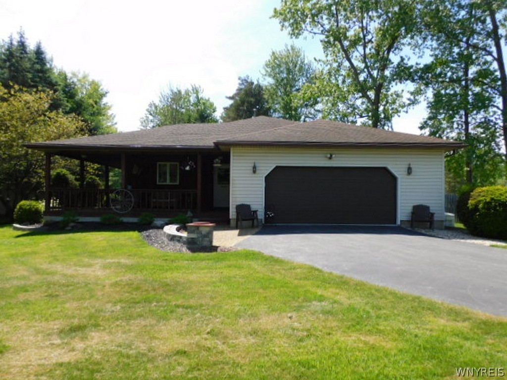 6986 Minnick Road Lockport Town, NY 14094 - Photo 1 of 28