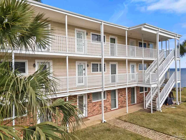 $199,000 | 710 Scenic Highway, Unit 224, Pensacola, FL 32503