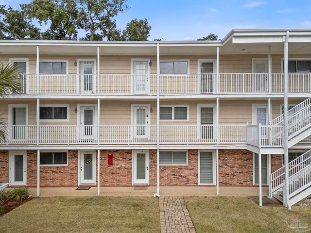 $199,000 | 710 Scenic Highway, Unit 224, Pensacola, FL 32503