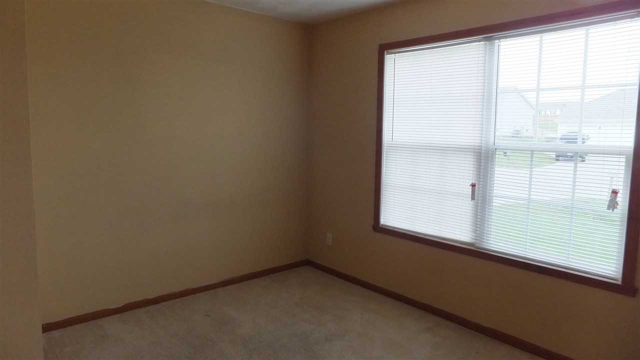 708 Merrion Road Roscoe, IL 61073 - Photo 11 of 14 Gallery Image 11