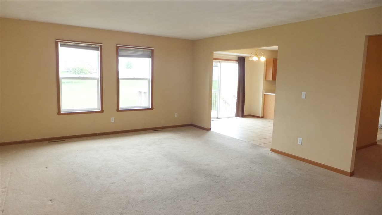 708 Merrion Road Roscoe, IL 61073 - Photo 2 of 14 Gallery Image 2