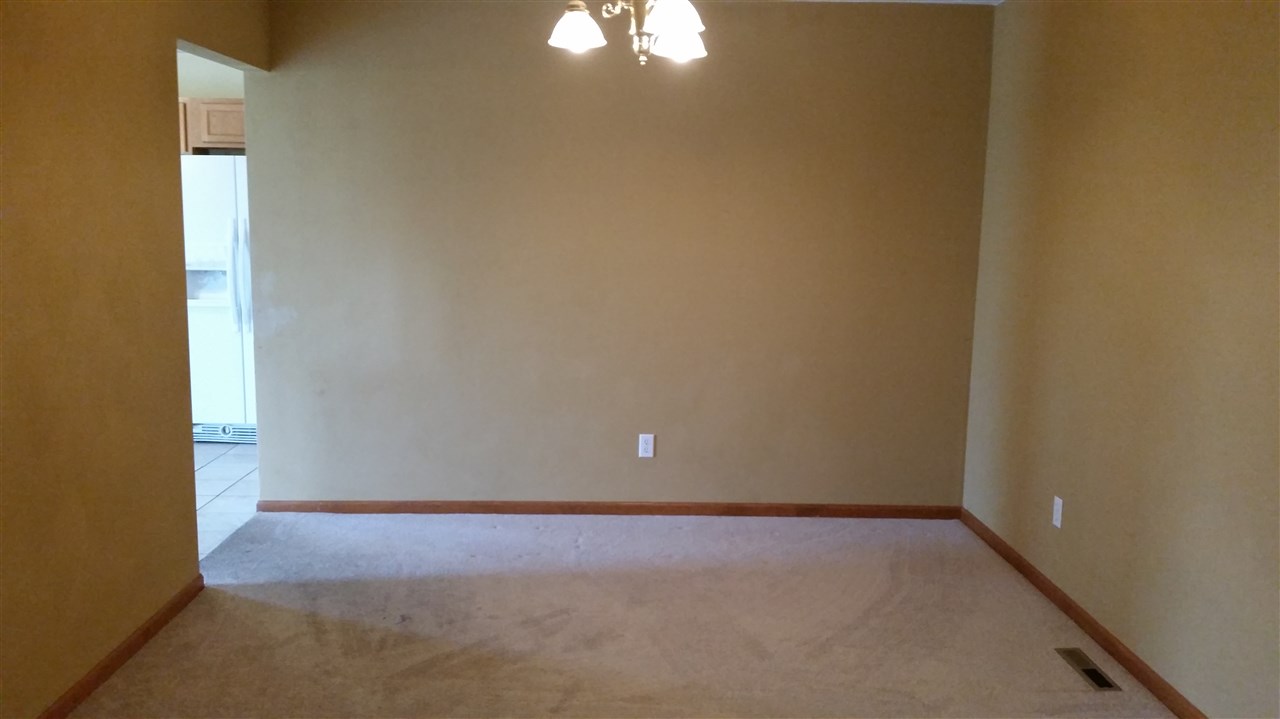708 Merrion Road Roscoe, IL 61073 - Photo 3 of 14 Gallery Image 3