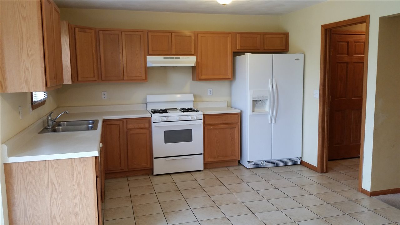 708 Merrion Road Roscoe, IL 61073 - Photo 5 of 14 Gallery Image 5