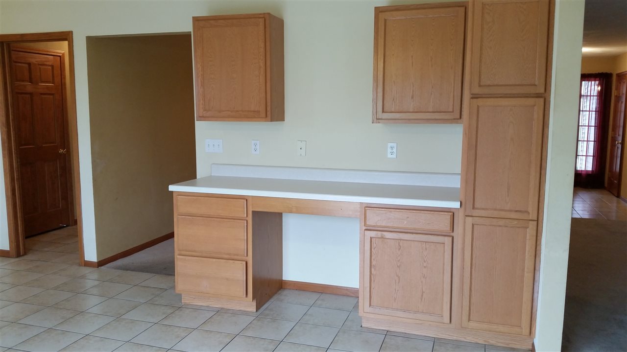 708 Merrion Road Roscoe, IL 61073 - Photo 7 of 14 Gallery Image 7