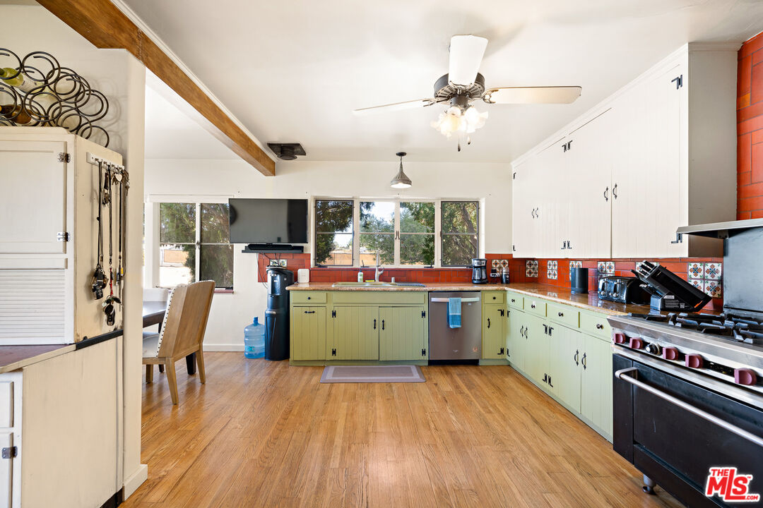 15617 Mondamon Road Apple Valley, CA 92307 - Photo 13 of 42