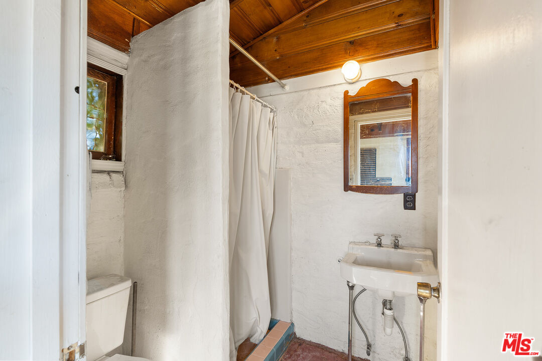 15617 Mondamon Road Apple Valley, CA 92307 - Photo 33 of 42