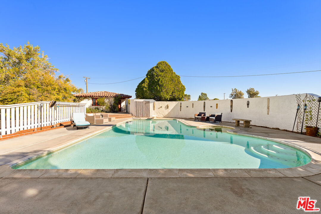 15617 Mondamon Road Apple Valley, CA 92307 - Photo 5 of 42