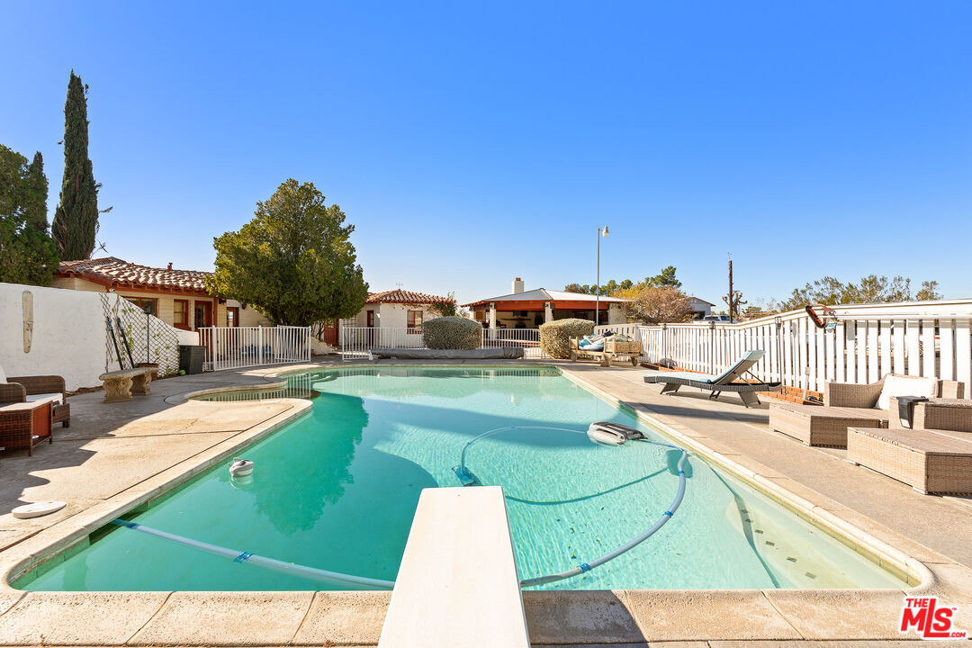 15617 Mondamon Road Apple Valley, CA 92307 - Photo 6 of 42