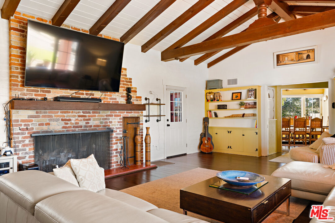 15617 Mondamon Road Apple Valley, CA 92307 - Photo 8 of 42