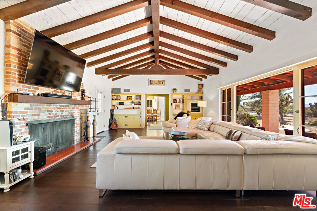 15617 Mondamon Road Apple Valley, CA 92307 - Photo 10 of 42