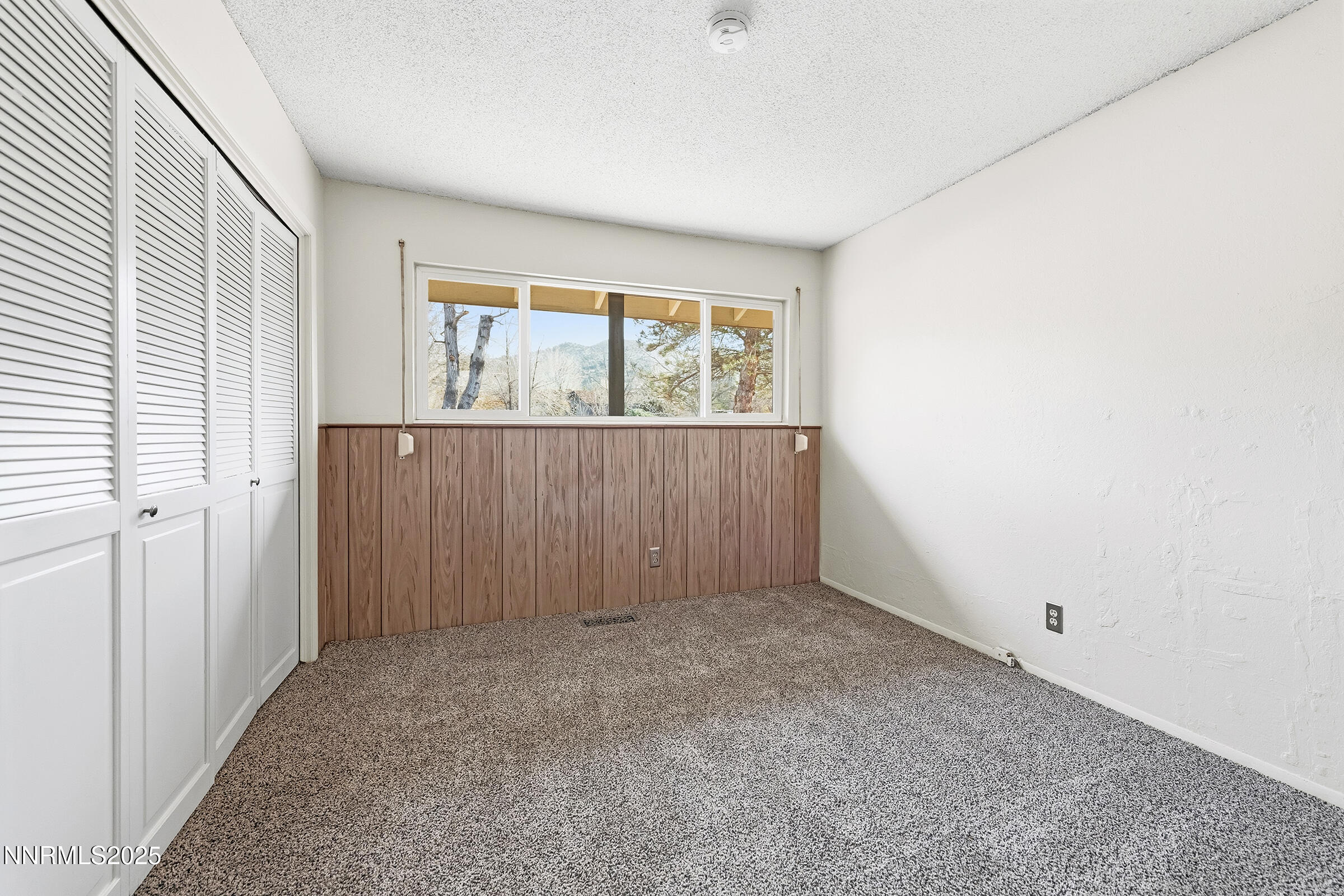 14535 Seminole Trail Reno, NV 89521 - Photo 16 of 25 an empty room with windows
