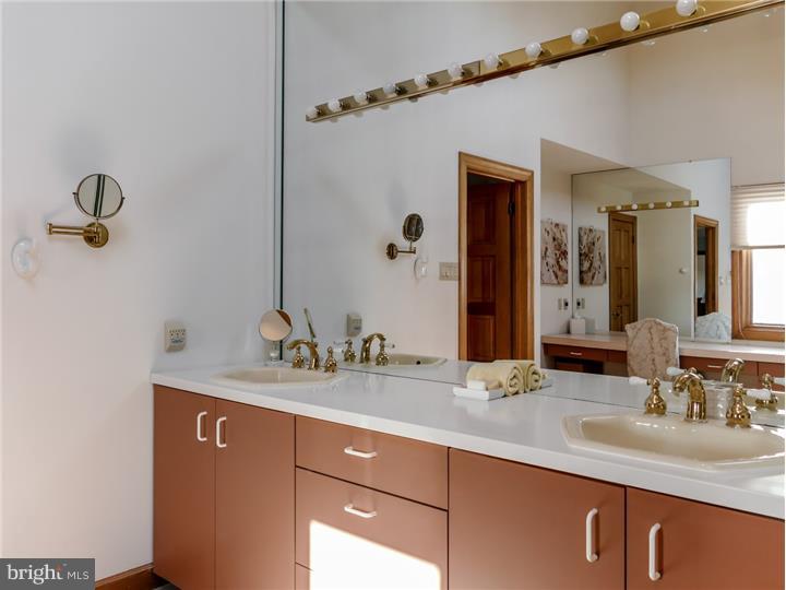 5835 Upper Mountain Road New Hope, PA 18938 - Photo 17 of 25 Master Bathroom